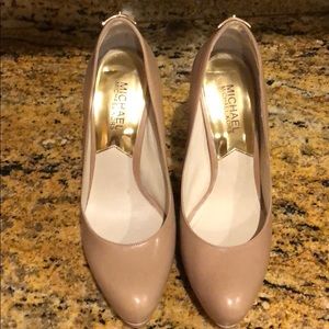 Michael Kors pumps